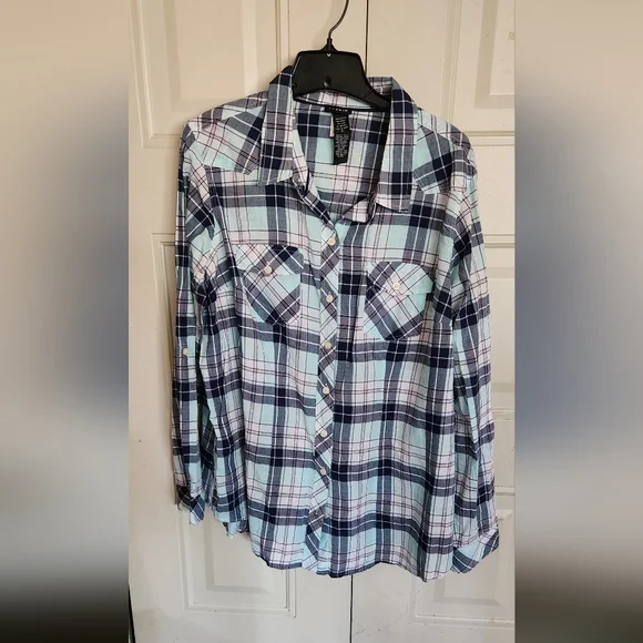 Torrid Blue and White Plaid Shirt Size 2X - Picture 1 of 3